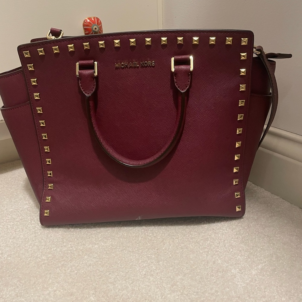Michael Kors Large Selma Studded Tote in Maroon